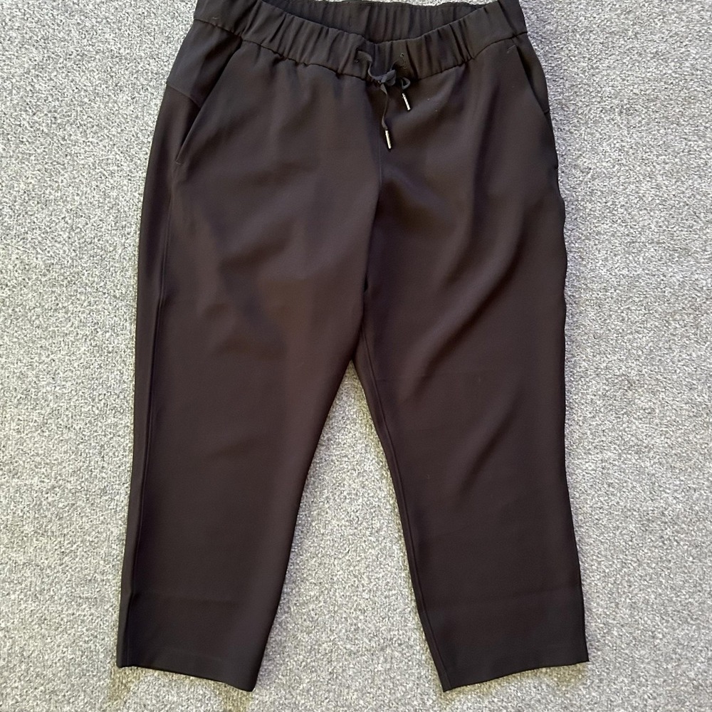 Lululemon On The Fly Crop 23" Pants Women 10 Black Luxtreme Drawstring W6AV6S